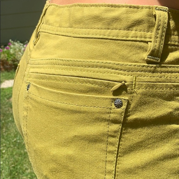 Gorgeous green Athleta pants - Picture 5 of 5